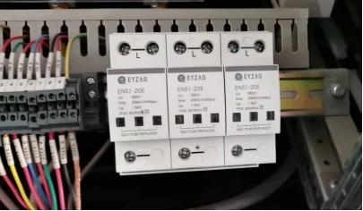 浪涌保護(hù)器