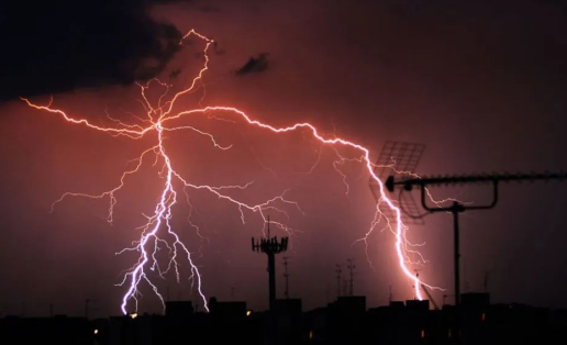 光伏儲(chǔ)能系統(tǒng)中浪涌保護(hù)器的選型