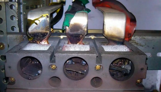 光伏儲(chǔ)能系統(tǒng)中浪涌保護(hù)器的選型